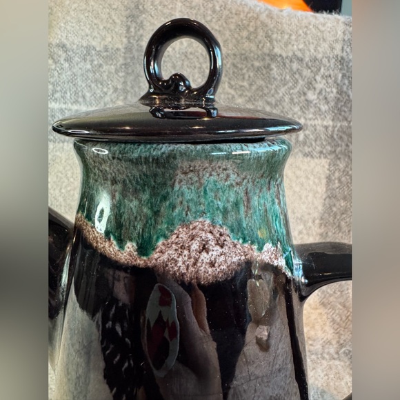 Vintage Royal Canadian Art Pottery ‘Princess’ Handcrafted Coffee/Teapot - Picture 3 of 13